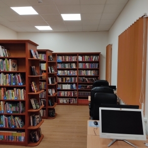 Nowe lampy w bibliotece